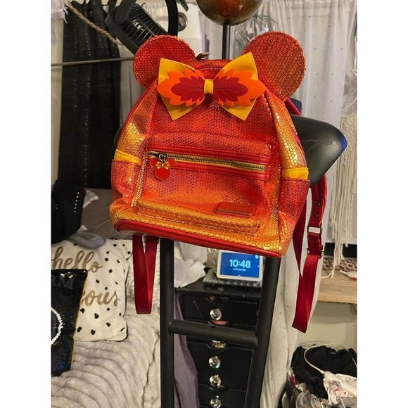 Loungefly x Disney Fall leaves red SequinMinnie Mouse Ombre Mini Backpack - Picture 3 of 13